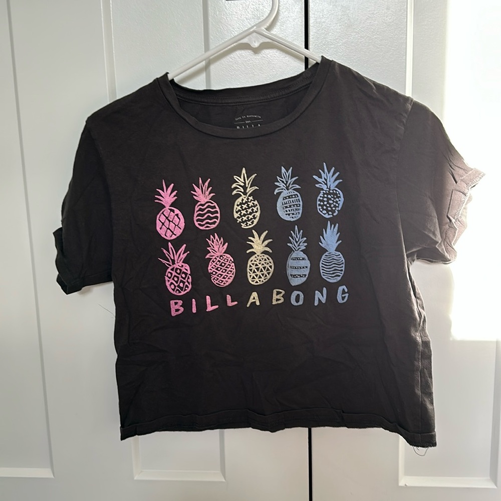 Women’s billabong cropped tee size large